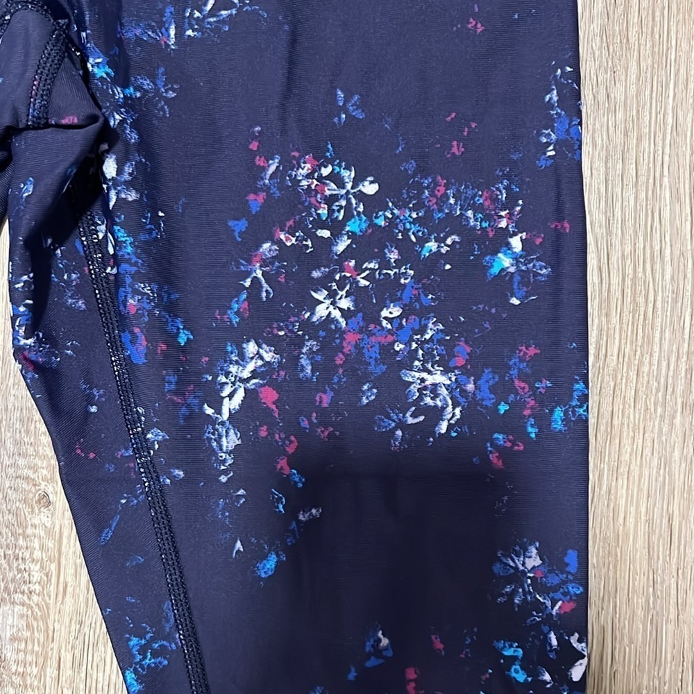 Lole Capri Leggings​​​​ - Picture 6 of 14